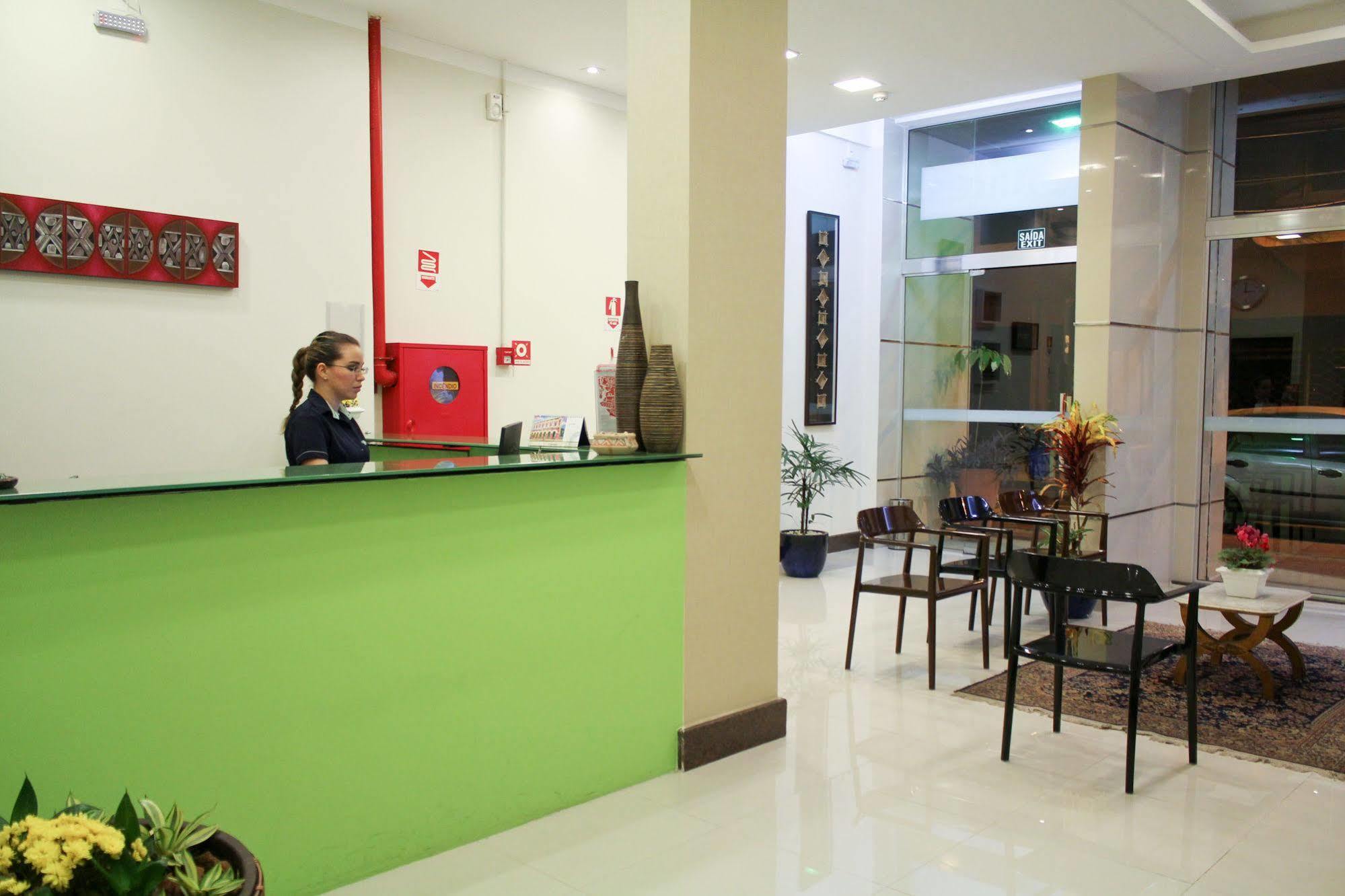 Oyo Ecosuites Hotel Manaus Esterno foto